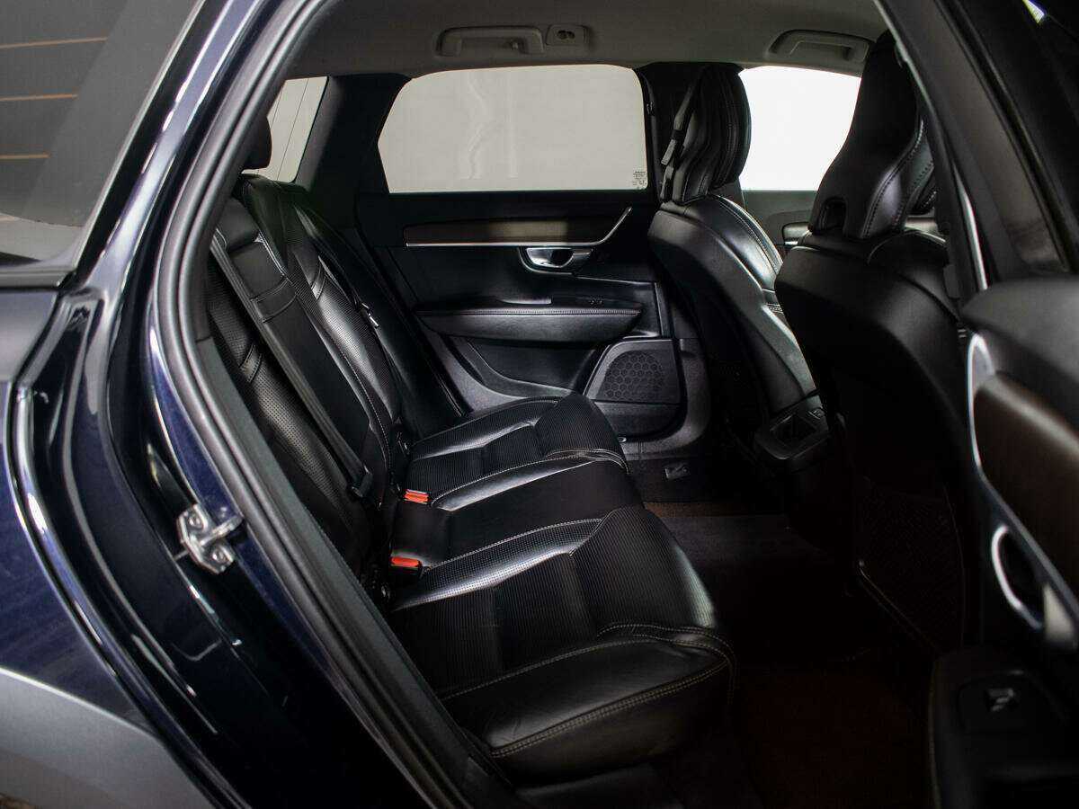 Volvo V90 Cross Country 2018 года с пробегом. Фото: #9