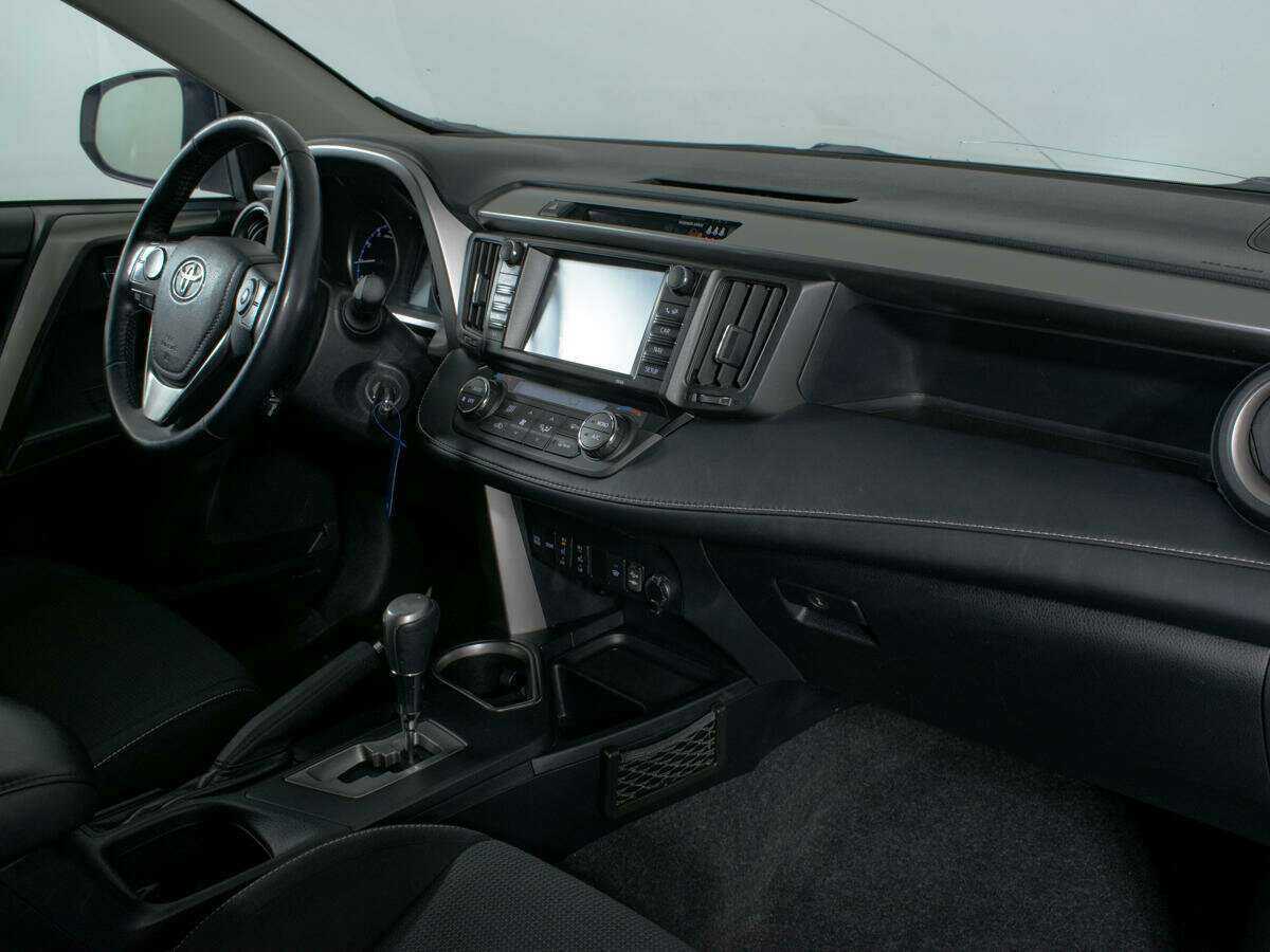 Toyota RAV4 2017 года с пробегом. Фото: #8