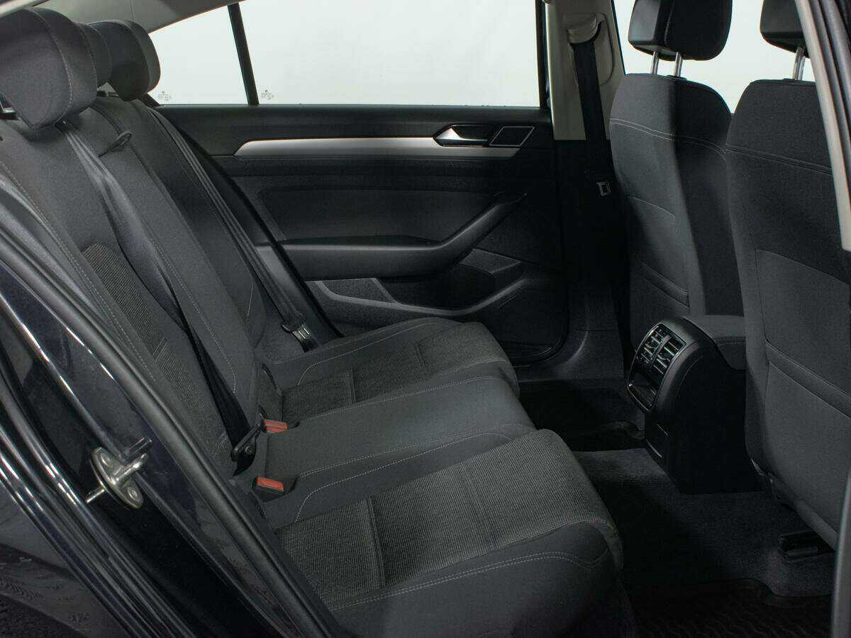 Volkswagen Passat 2017 года с пробегом. Фото: #9