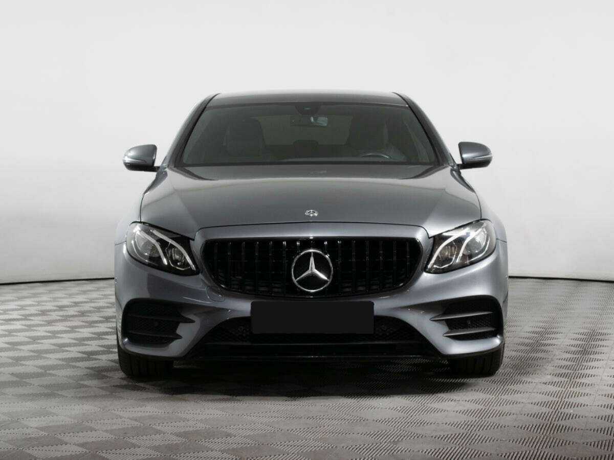 Mercedes-Benz E-Класс 2019 года с пробегом. Фото: #1