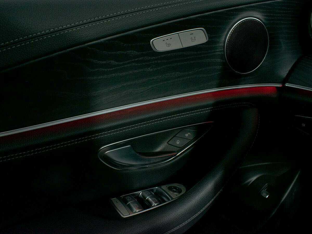 Mercedes-Benz E-Класс 2019 года с пробегом. Фото: #19