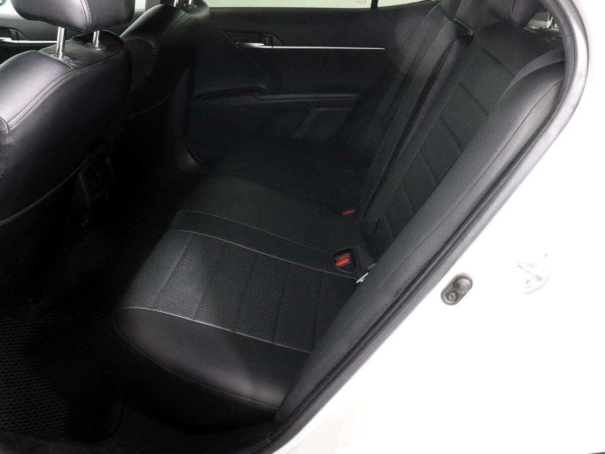 Toyota Camry 2020 года с пробегом. Фото: #7