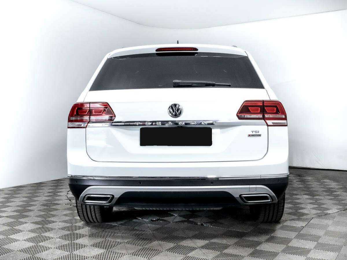 Volkswagen Teramont 2018 года с пробегом. Фото: #4
