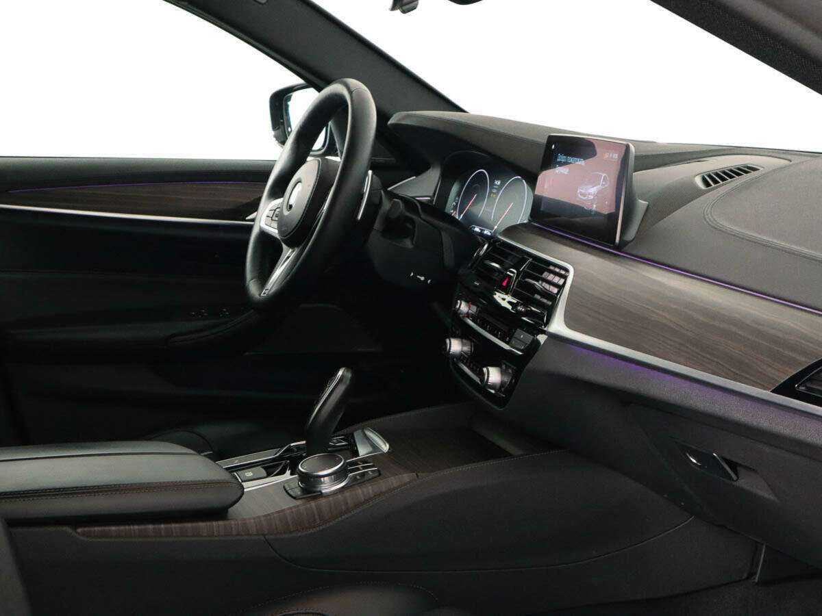 BMW 5 серии 2018 года с пробегом. Фото: #6