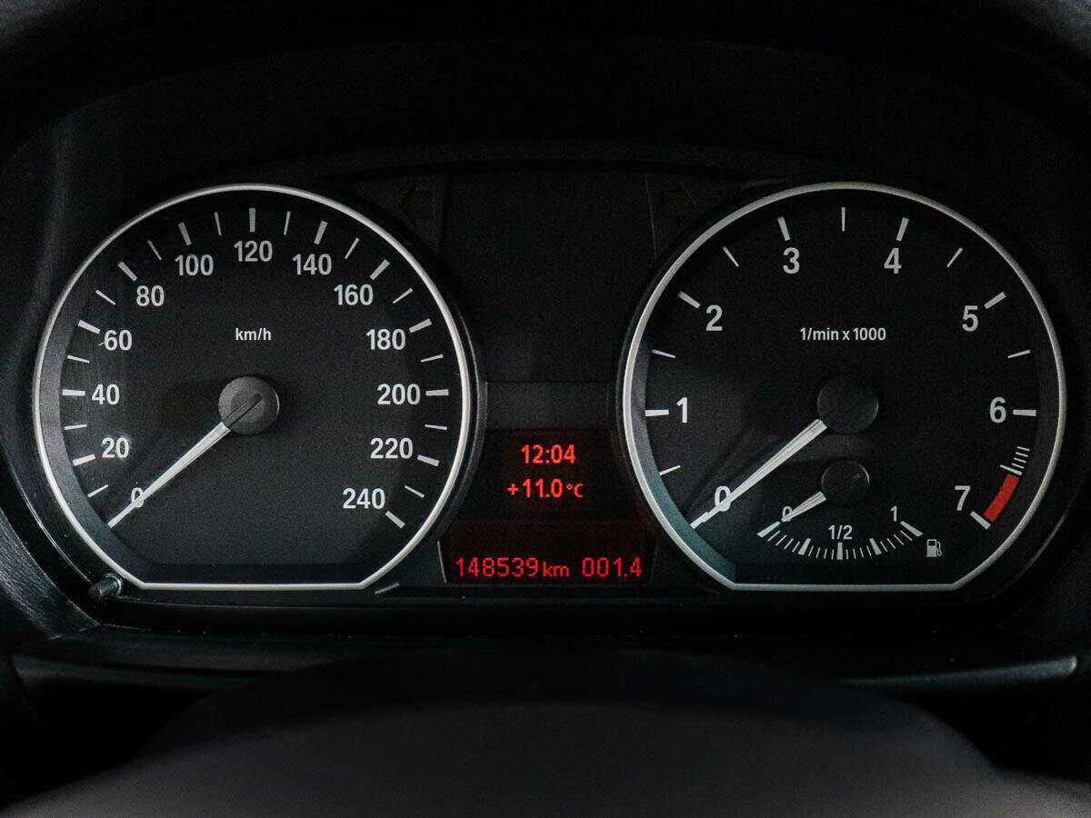 BMW 1 серии 2009 года с пробегом. Фото: #9