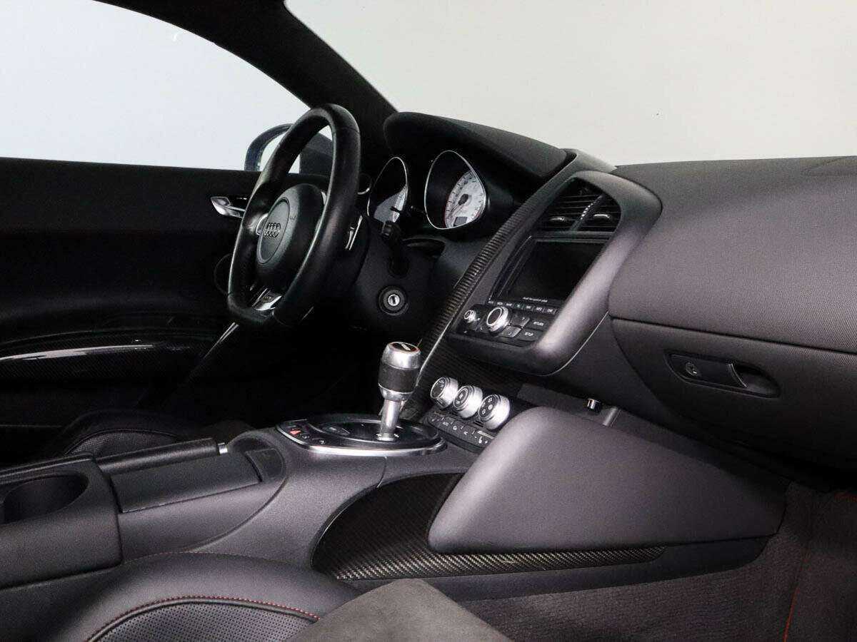 Audi R8 2012 года с пробегом. Фото: #5