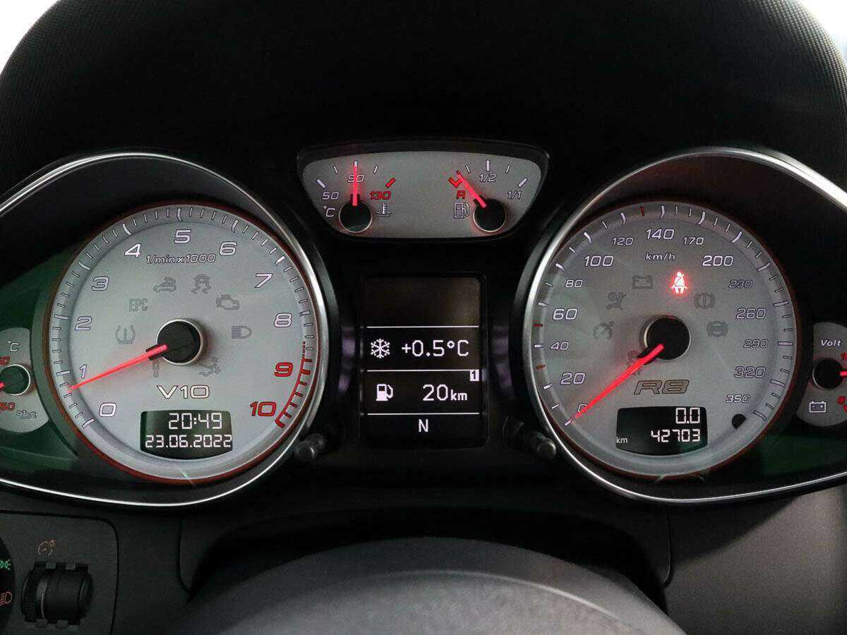 Audi R8 2012 года с пробегом. Фото: #7