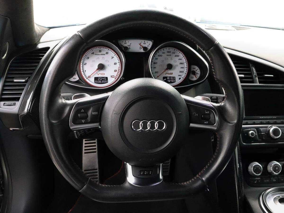 Audi R8 2012 года с пробегом. Фото: #10