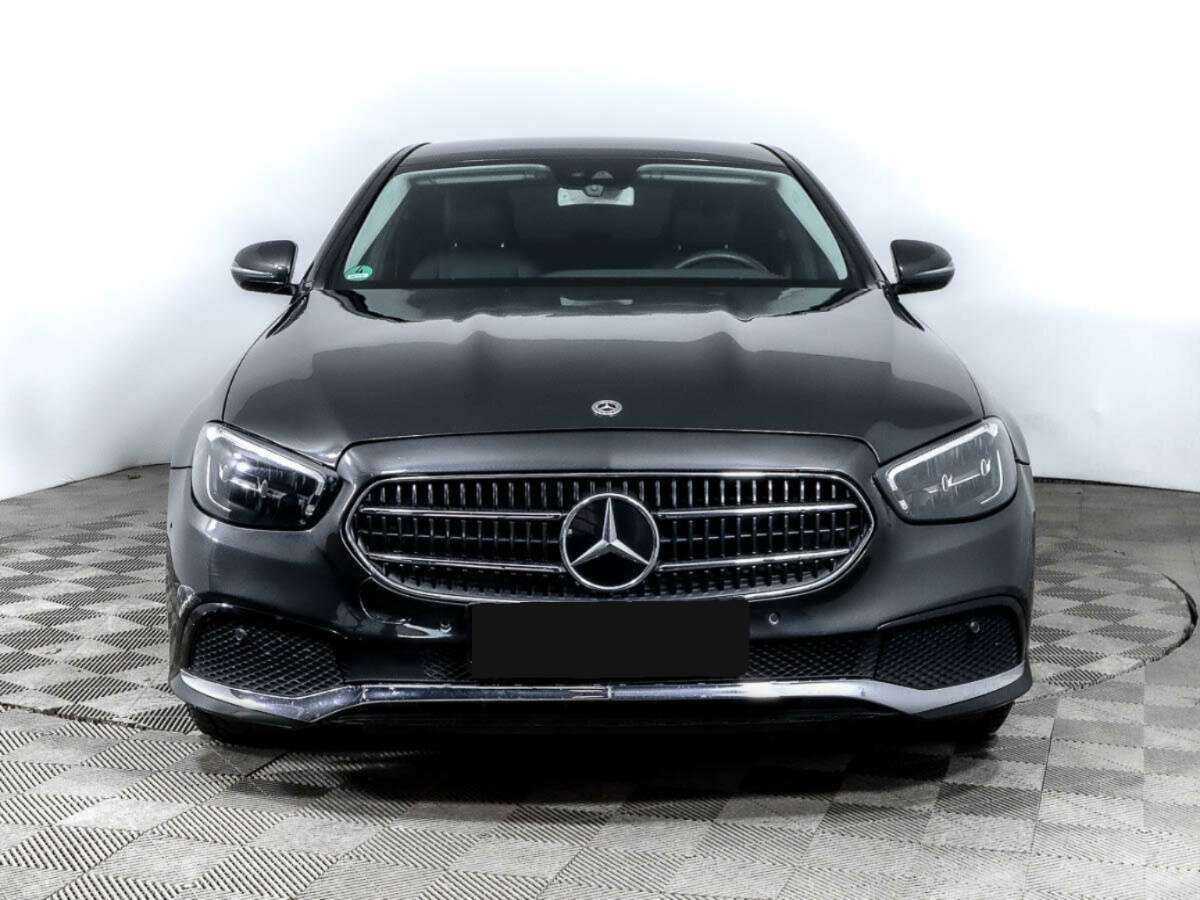 Mercedes-Benz E-Класс 2022 года с пробегом. Фото: #1