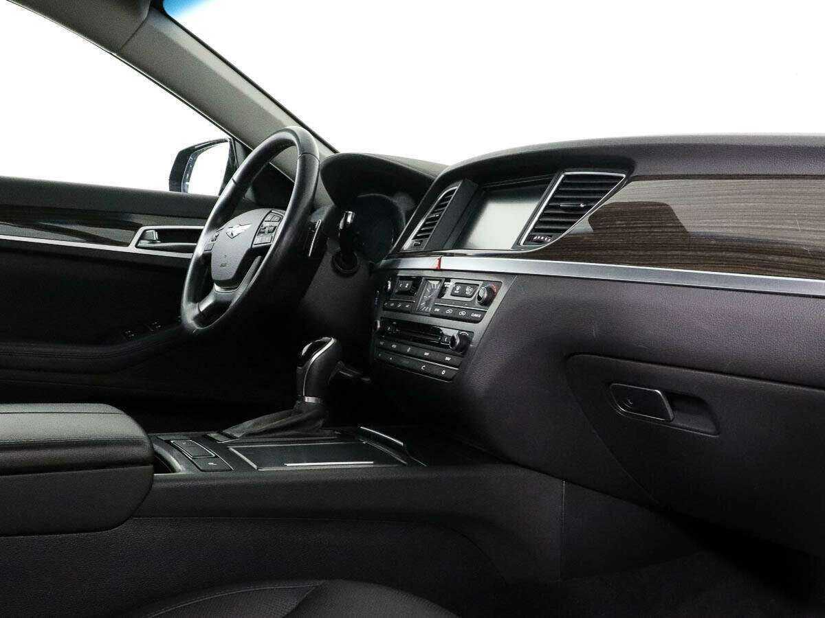 Hyundai Genesis 2015 года с пробегом. Фото: #6
