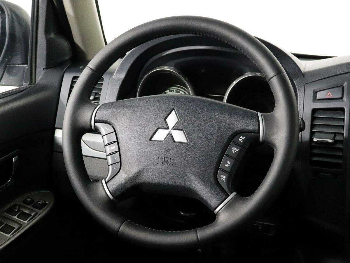 Mitsubishi Pajero 2014 года с пробегом. Фото: #11