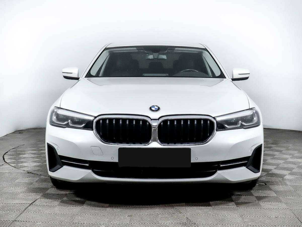 BMW 5 серии 2020 года с пробегом. Фото: #1