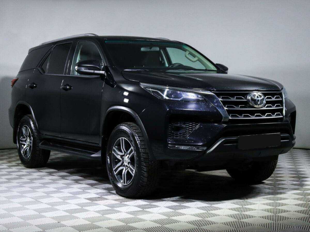 Toyota Fortuner 2021 года с пробегом. Фото: #2