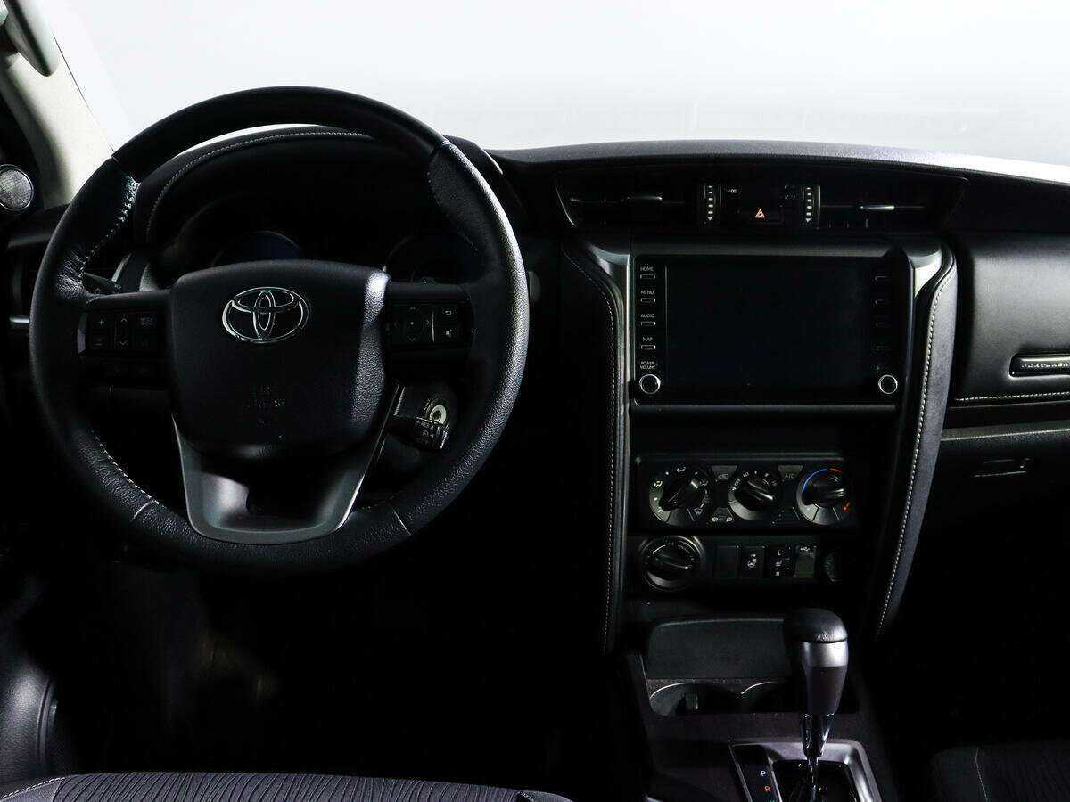 Toyota Fortuner 2021 года с пробегом. Фото: #9