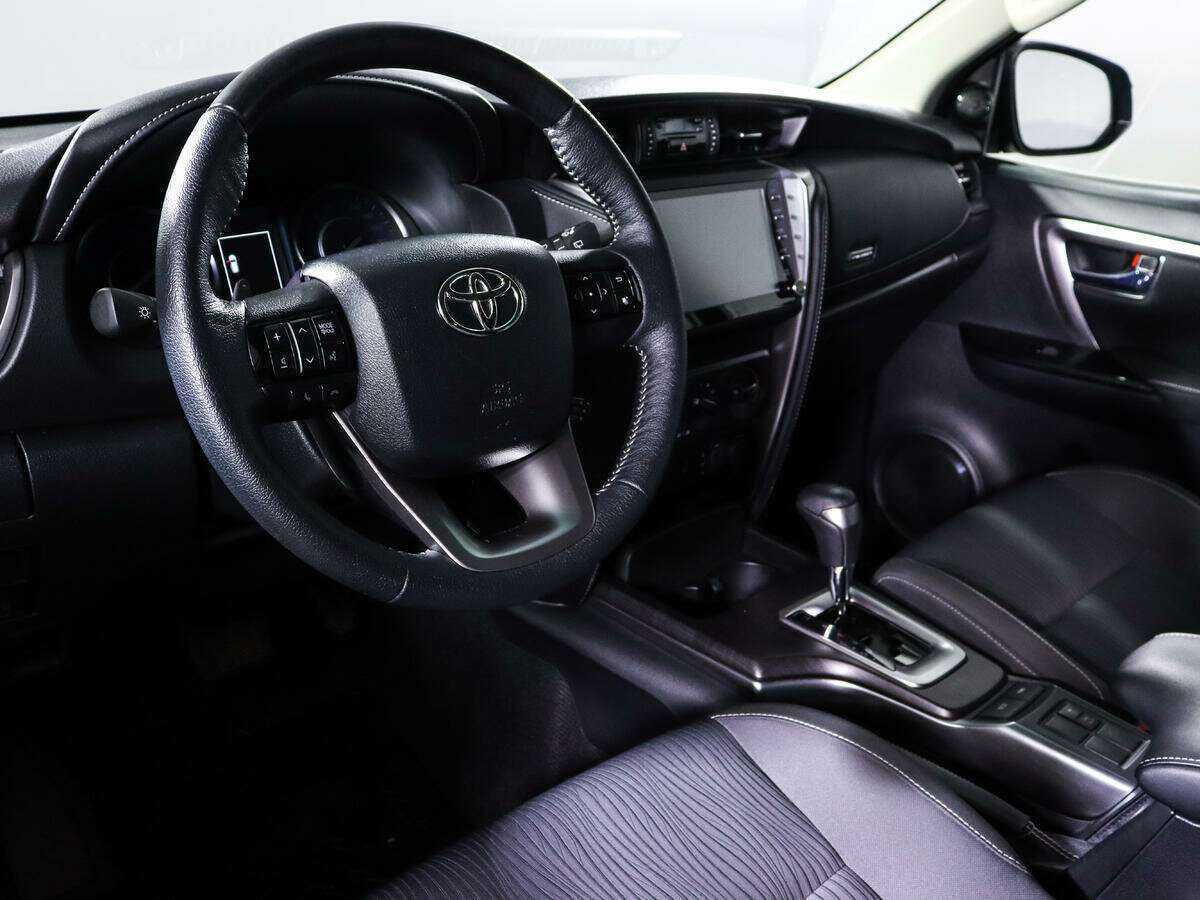 Toyota Fortuner 2021 года с пробегом. Фото: #11