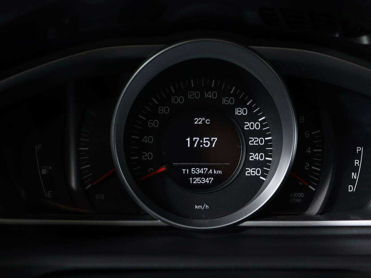 Volvo V40 Cross Country 2014 года с пробегом. Фото: #8