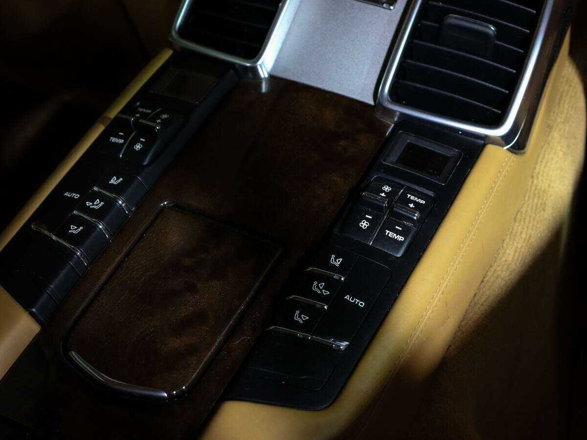 Porsche Panamera 2015 года с пробегом. Фото: #14