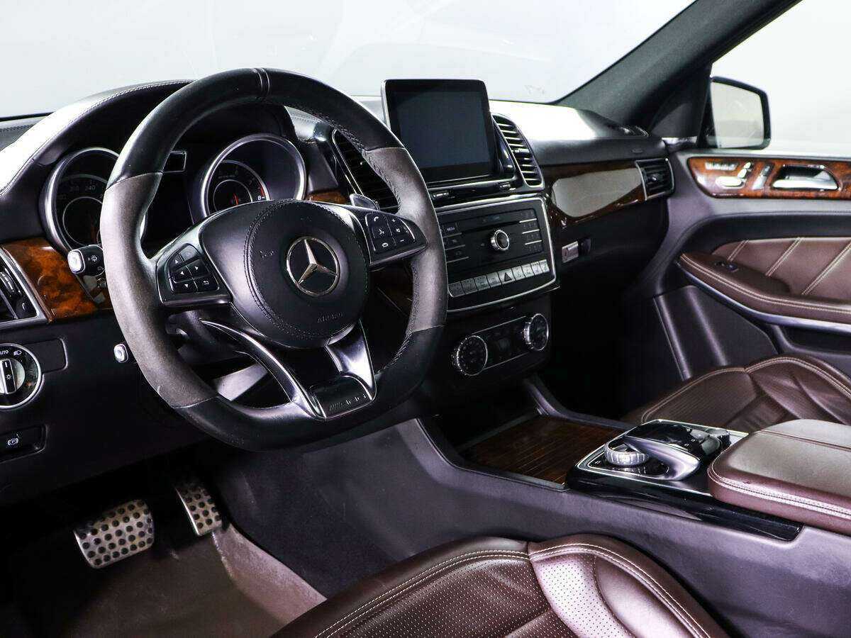 Mercedes-Benz GLS AMG 2016 года с пробегом. Фото: #9