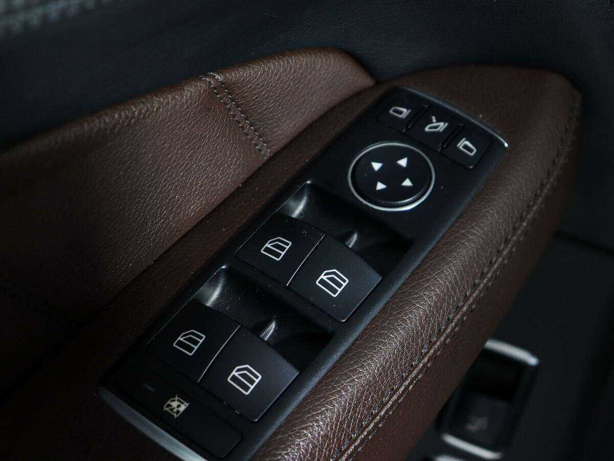 Mercedes-Benz GL-Класс 2015 года с пробегом. Фото: #20