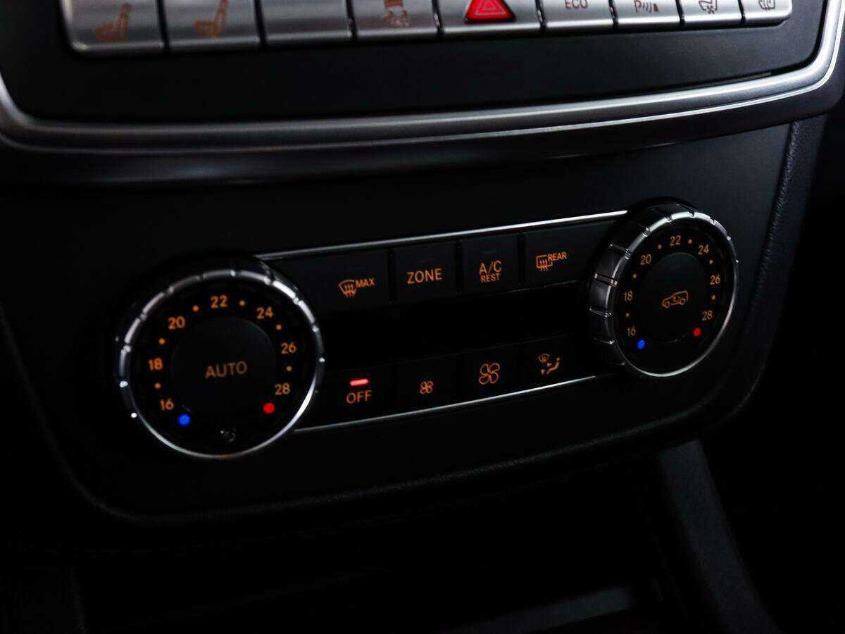 Mercedes-Benz GL-Класс 2015 года с пробегом. Фото: #25