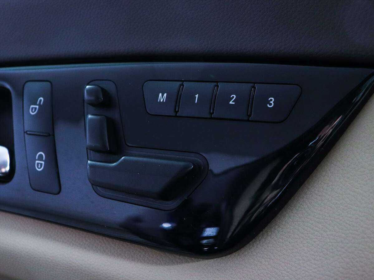 Mercedes-Benz CLS 2013 года с пробегом. Фото: #18