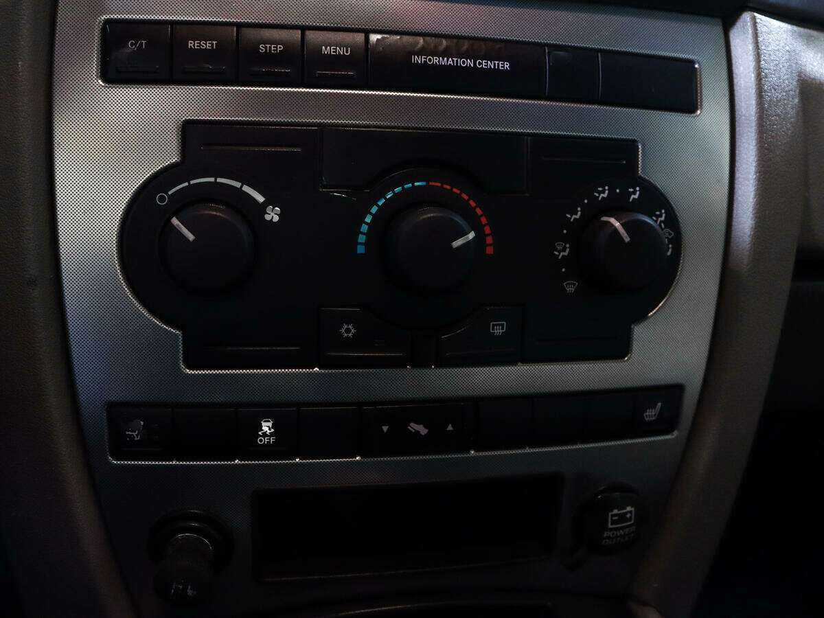 Jeep Grand Cherokee 2006 года с пробегом. Фото: #15