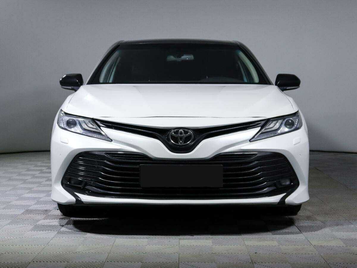 Toyota Camry 2019 года с пробегом. Фото: #1