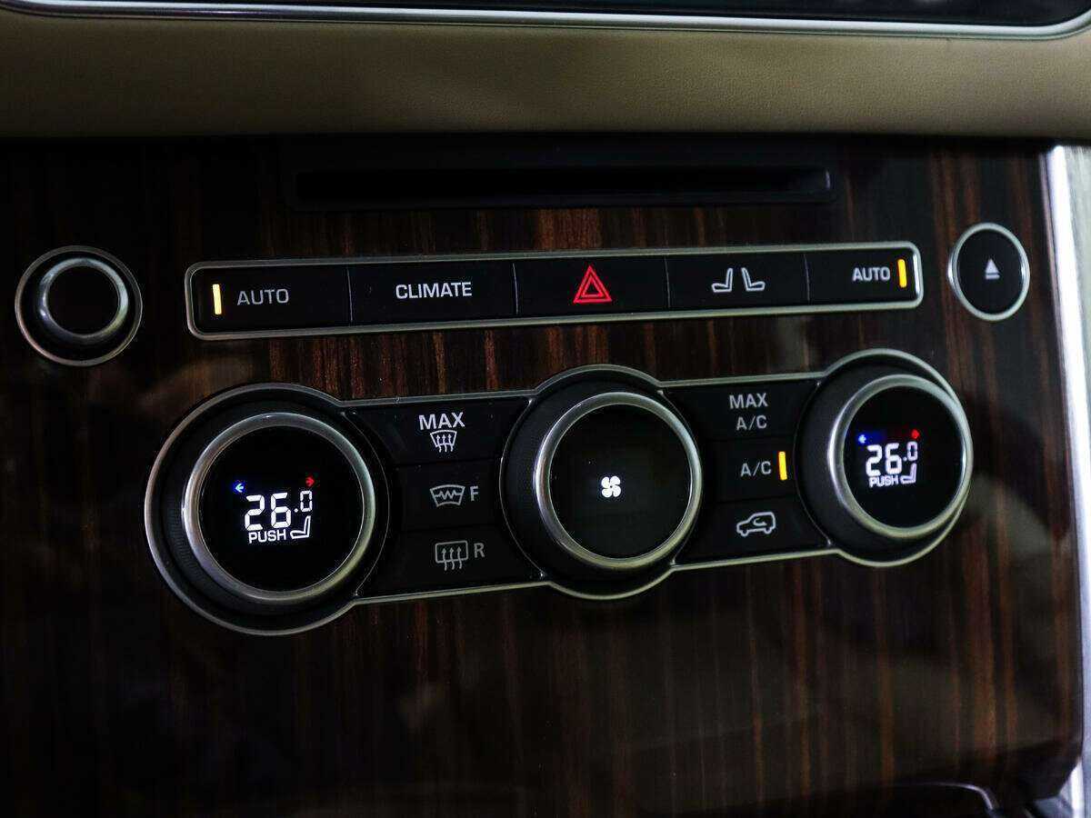 Land Rover Range Rover 2017 года с пробегом. Фото: #12