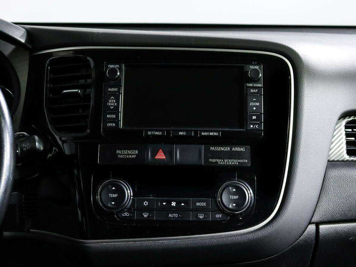 Б/У Митсубиши Оутлэндер 2013 года. Фото: #9