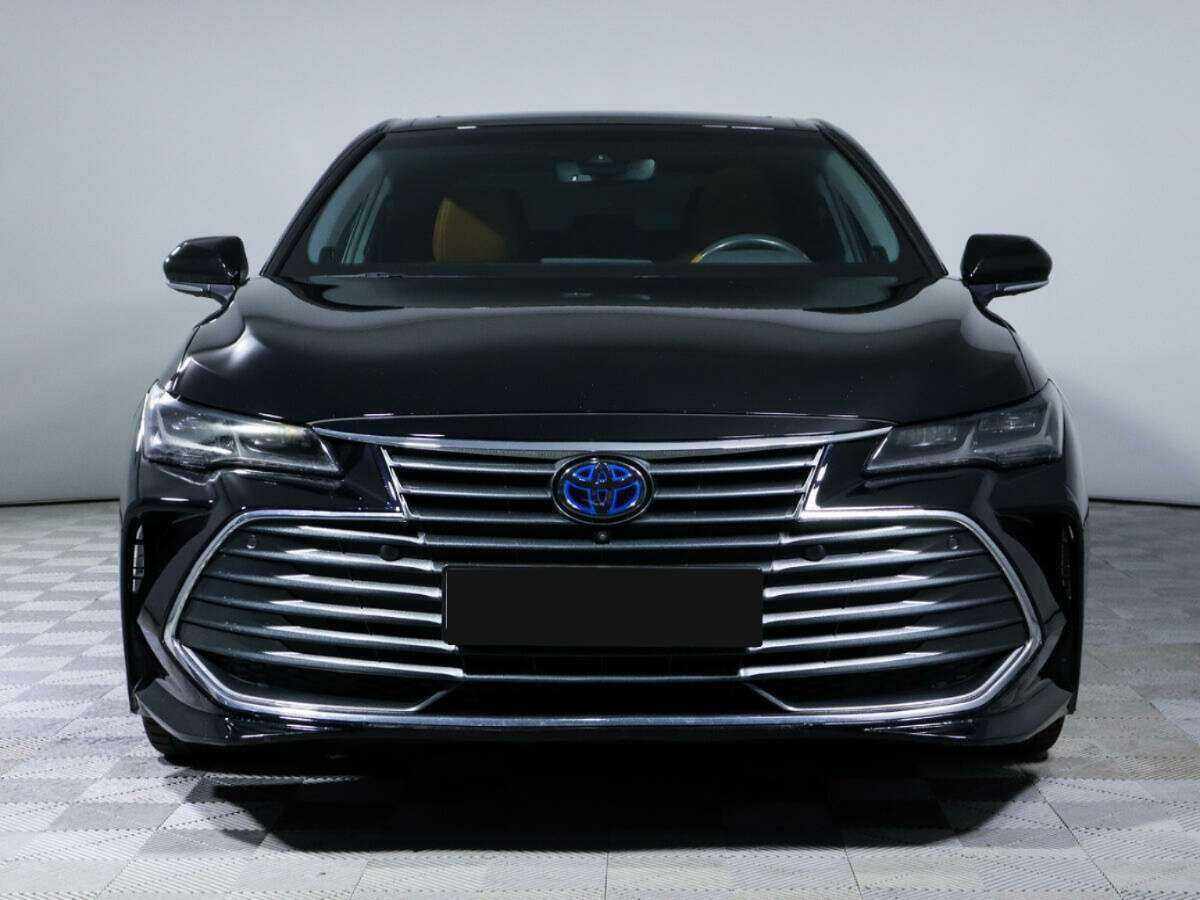 Toyota Avalon 2018 года с пробегом. Фото: #1