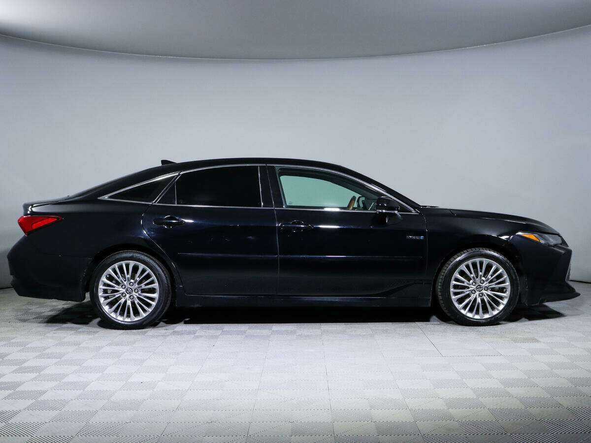 Toyota Avalon 2018 года с пробегом. Фото: #3