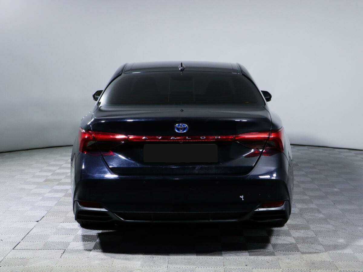 Toyota Avalon 2018 года с пробегом. Фото: #5