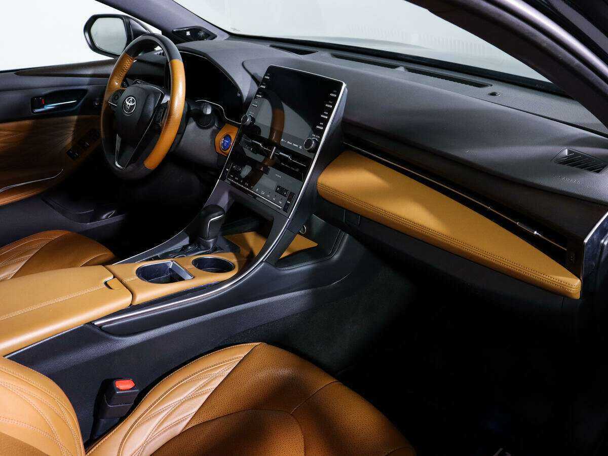 Toyota Avalon 2018 года с пробегом. Фото: #8