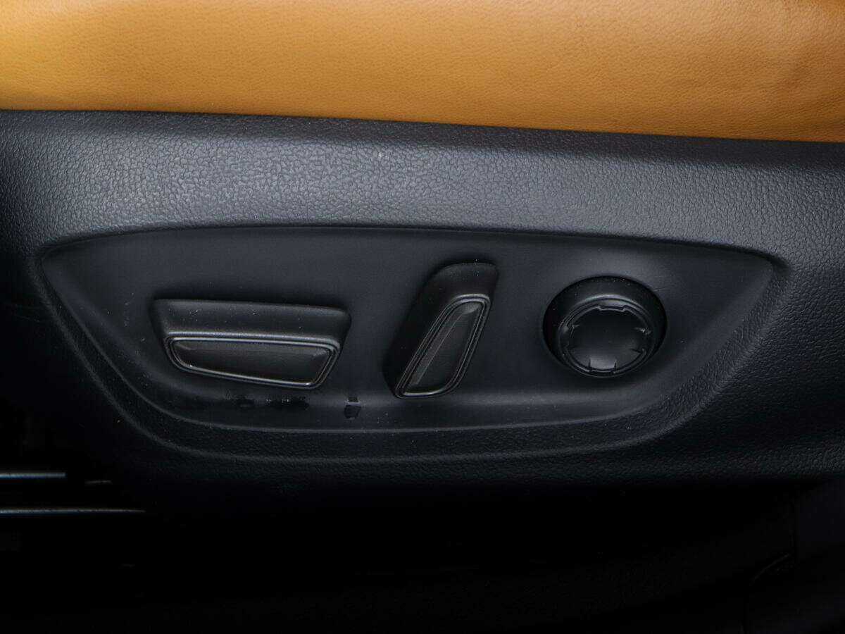 Toyota Avalon 2018 года с пробегом. Фото: #19