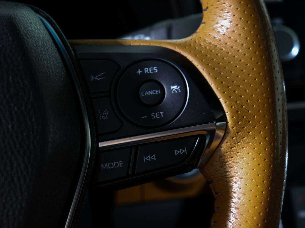 Toyota Avalon 2018 года с пробегом. Фото: #22