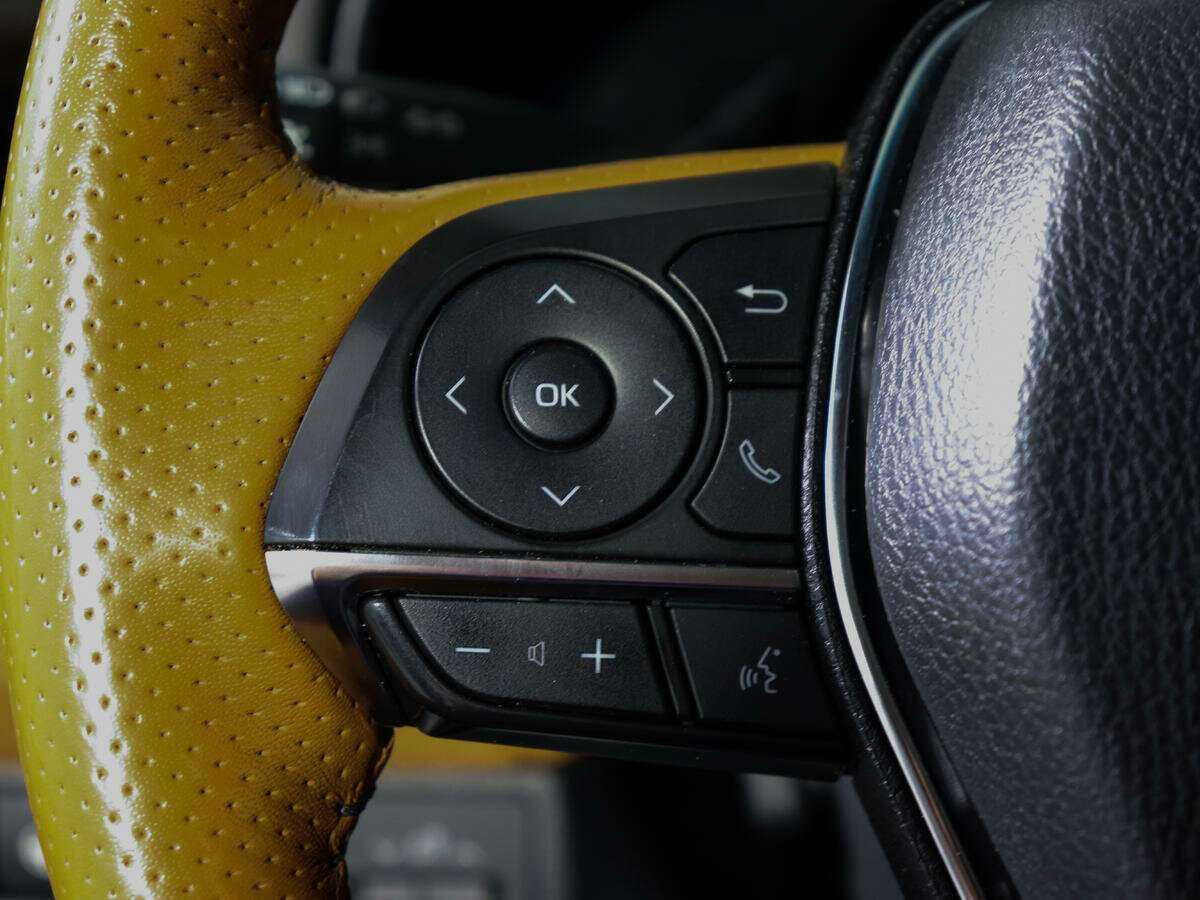 Toyota Avalon 2018 года с пробегом. Фото: #23