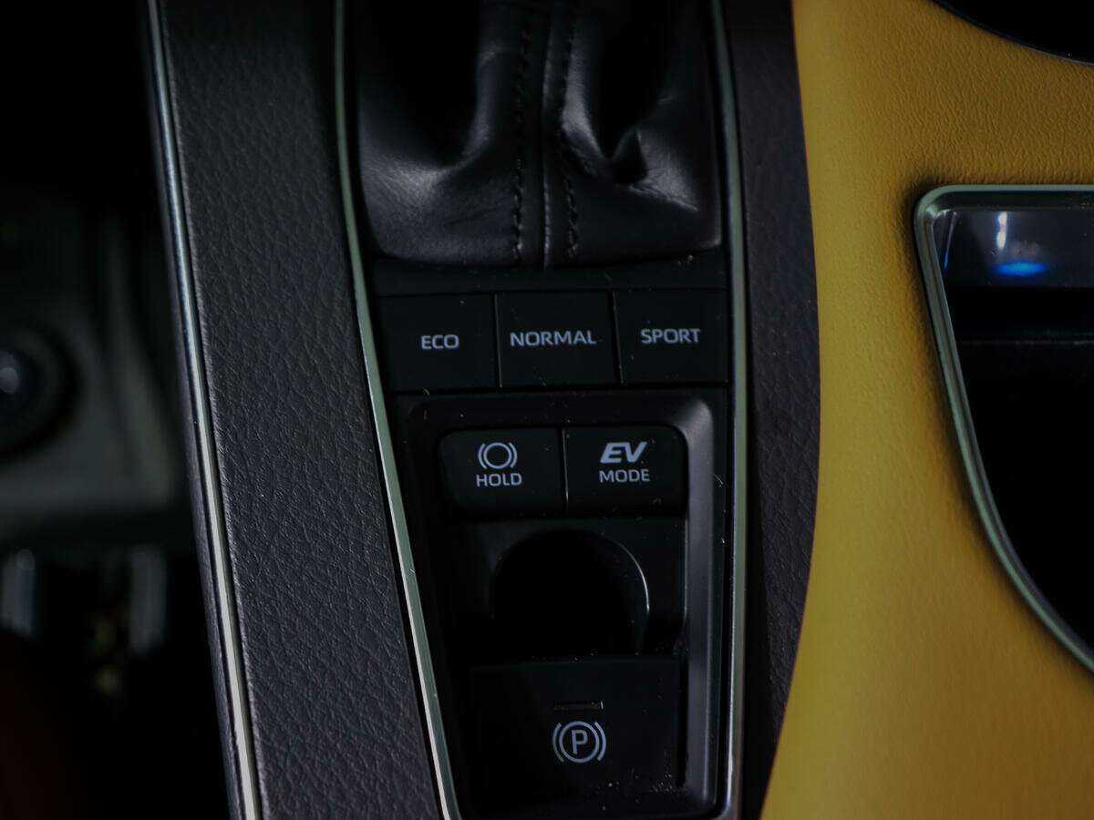 Toyota Avalon 2018 года с пробегом. Фото: #24