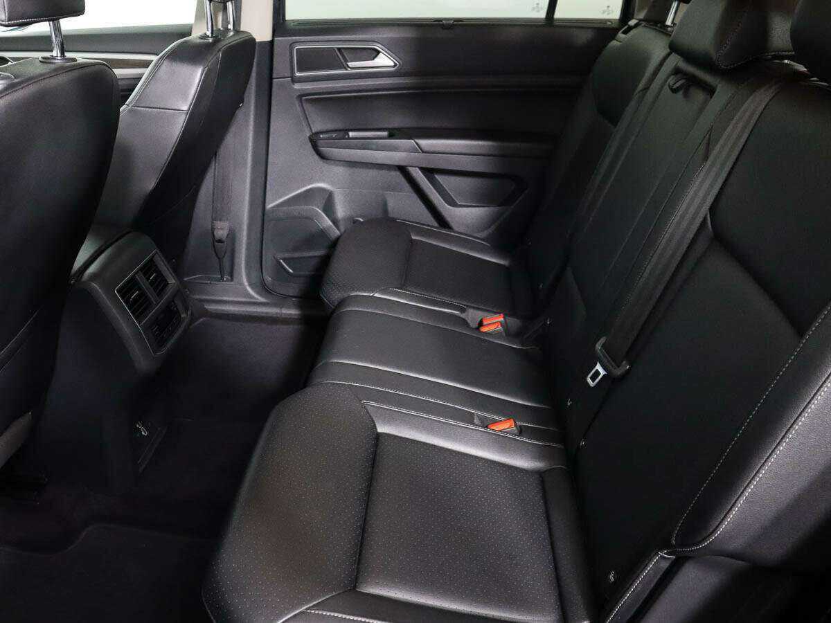 Volkswagen Teramont 2018 года с пробегом. Фото: #7