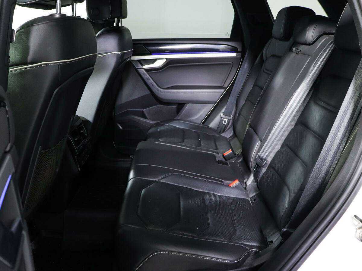 Volkswagen Touareg 2020 года с пробегом. Фото: #6
