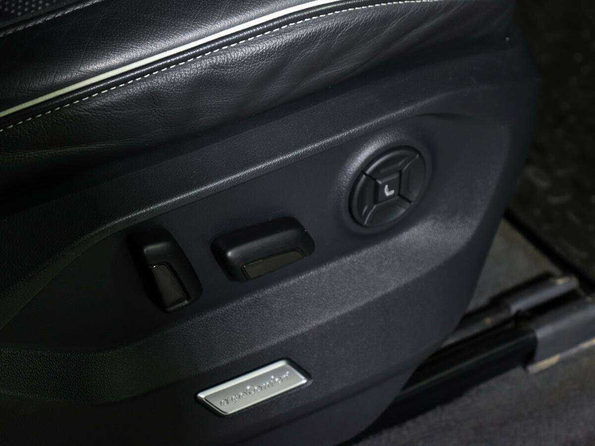 Volkswagen Touareg 2020 года с пробегом. Фото: #12