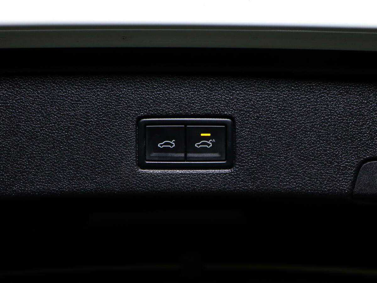 Volkswagen Touareg 2020 года с пробегом. Фото: #15