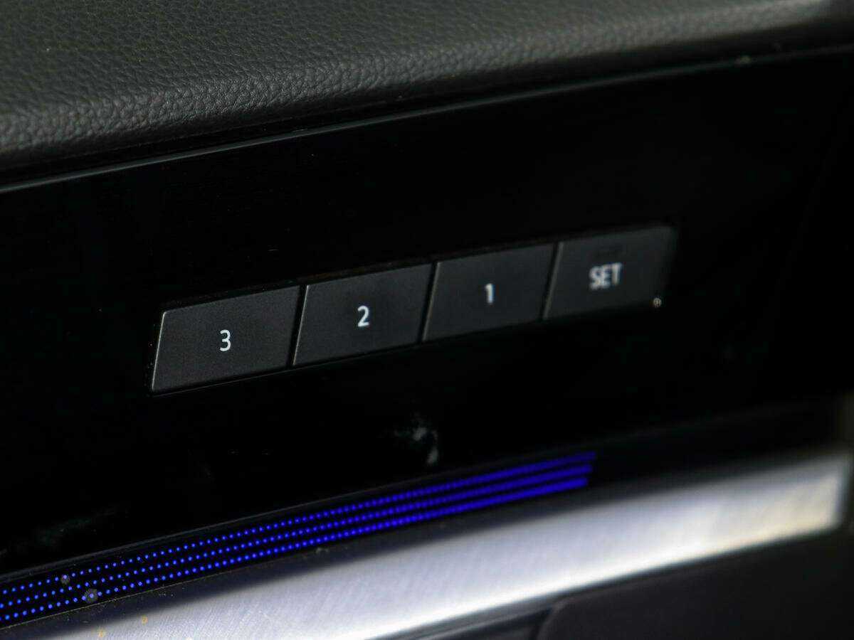 Volkswagen Touareg 2020 года с пробегом. Фото: #17