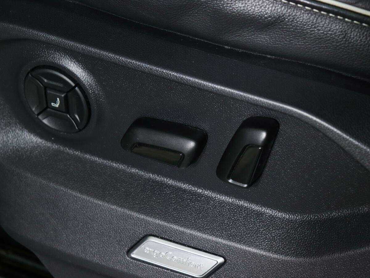 Volkswagen Touareg 2020 года с пробегом. Фото: #18