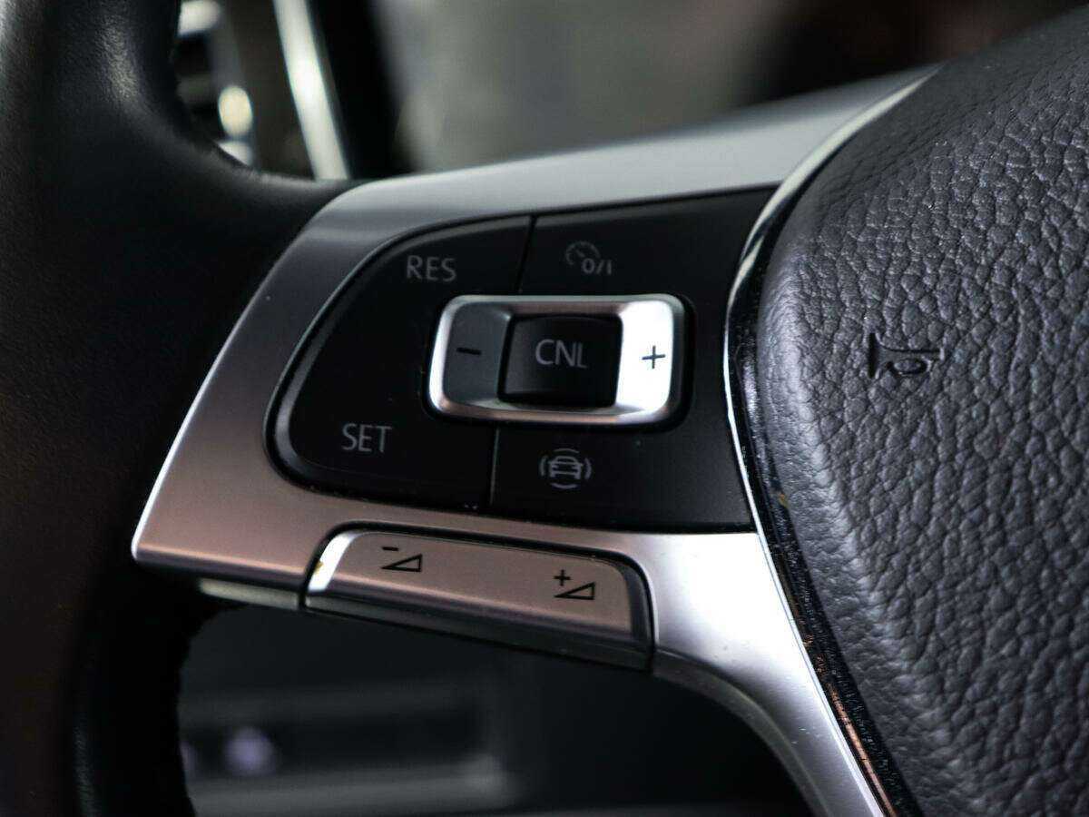 Volkswagen Touareg 2020 года с пробегом. Фото: #19