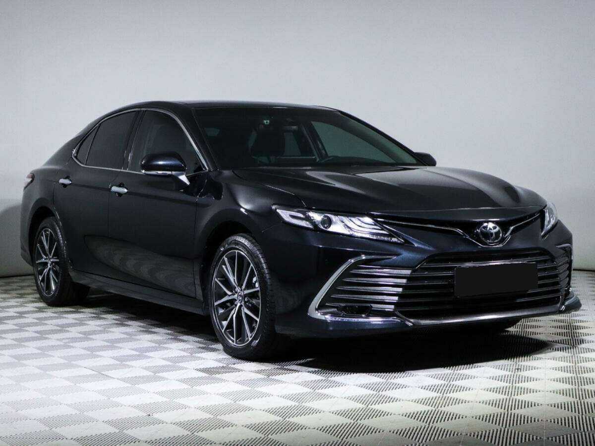 Toyota Camry 2022 года с пробегом. Фото: #2