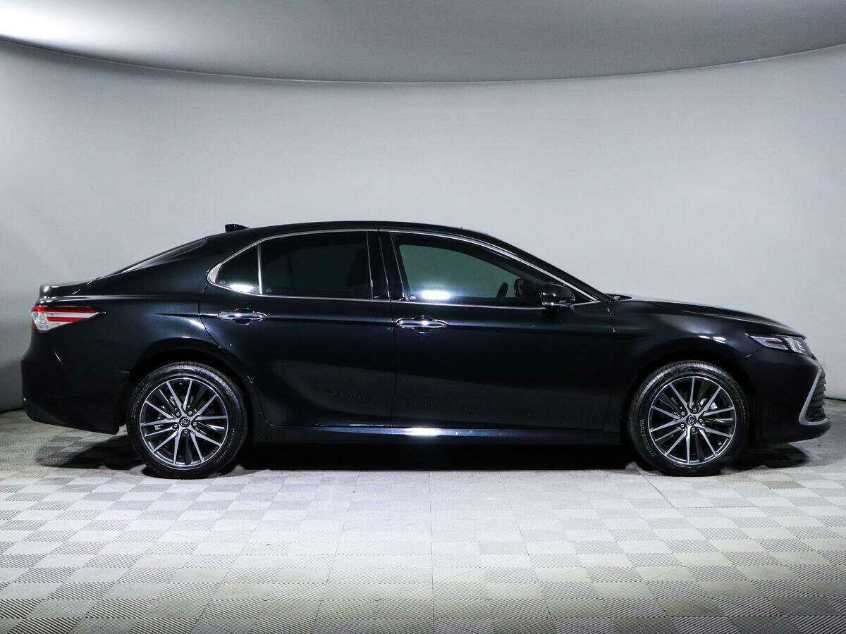 Toyota Camry 2022 года с пробегом. Фото: #3