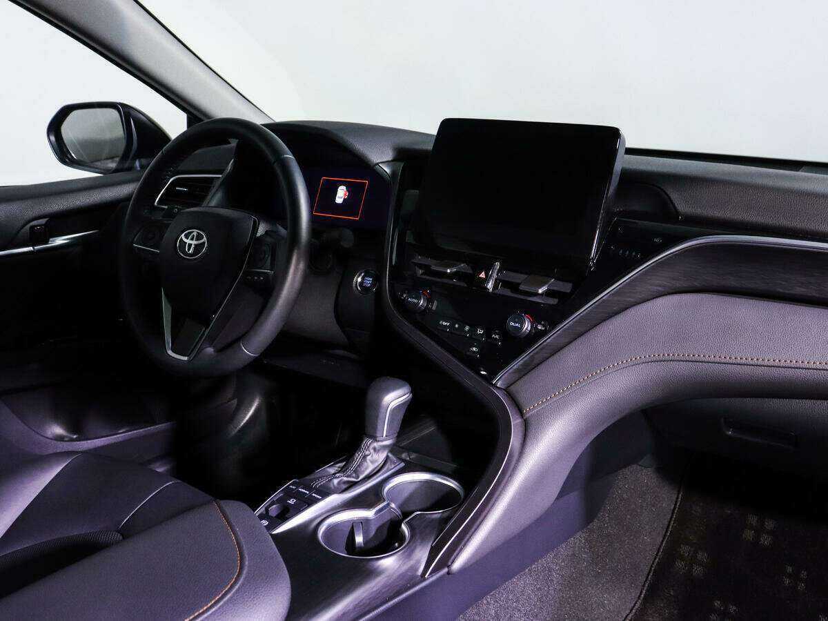 Toyota Camry 2022 года с пробегом. Фото: #7