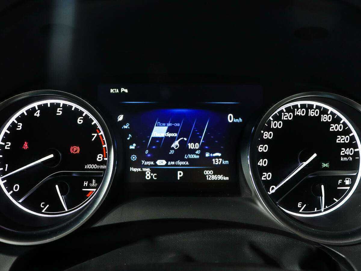 Toyota Camry 2018 года с пробегом. Фото: #10