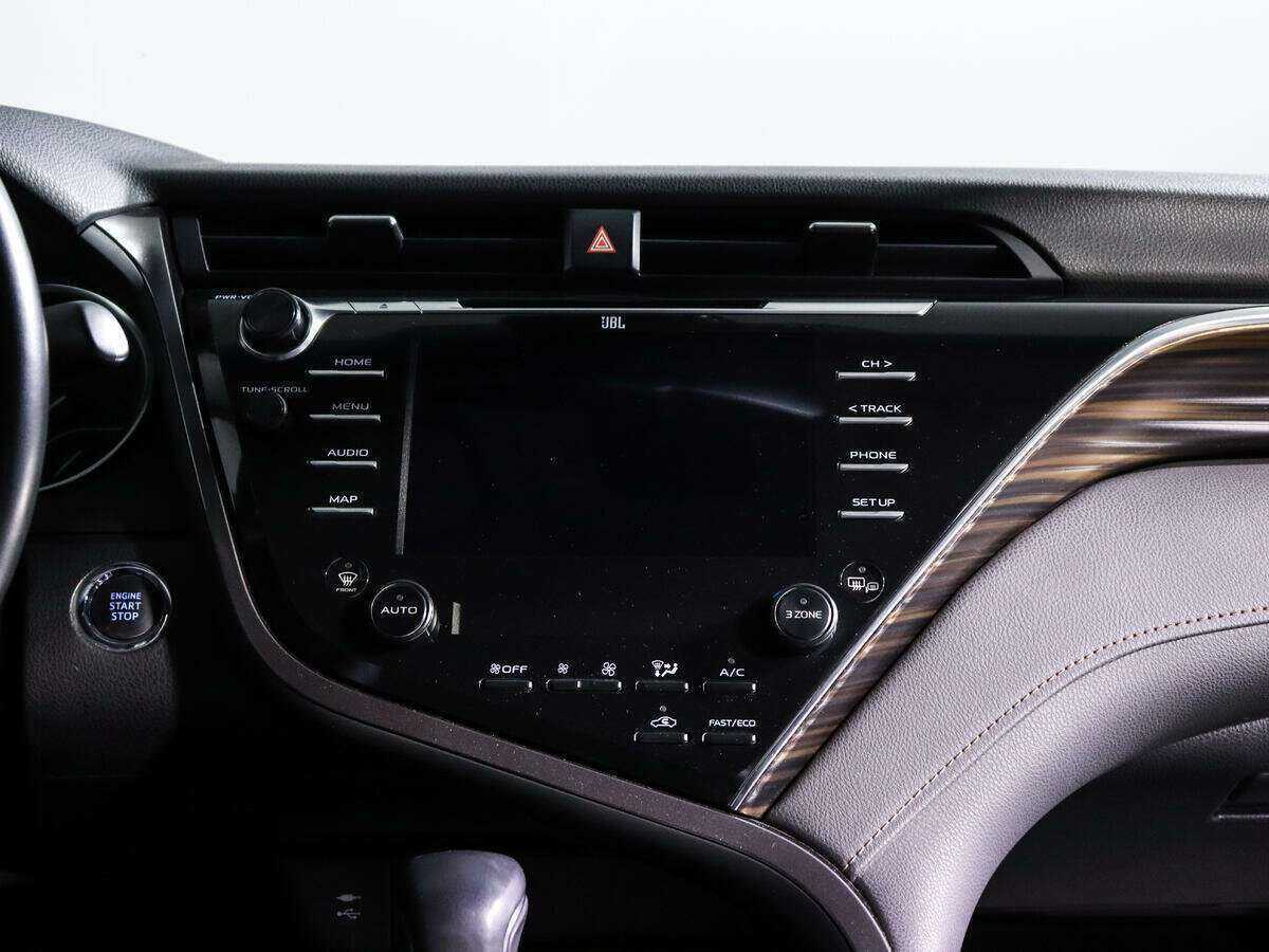 Toyota Camry 2018 года с пробегом. Фото: #12