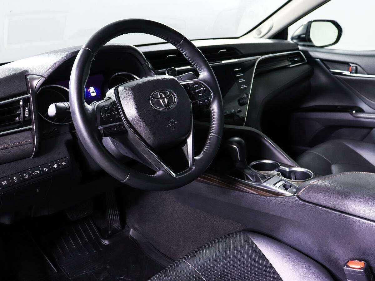 Toyota Camry 2018 года с пробегом. Фото: #13